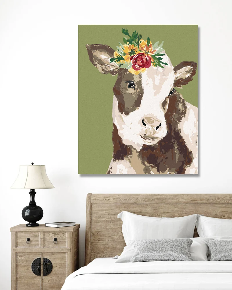 Diamond painting - KUH MIT BLUME AUF GRÜNEM HINTERGRUND (HALEY BUSCH)