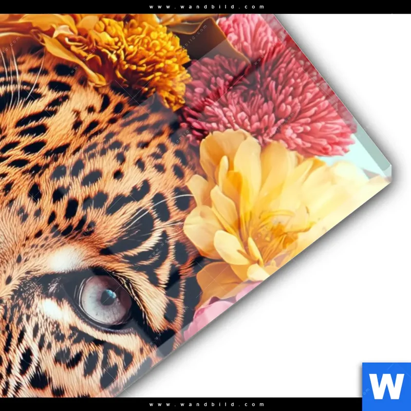 Acrylglasbild | Leopard mit Blütenkranz | Hochformat