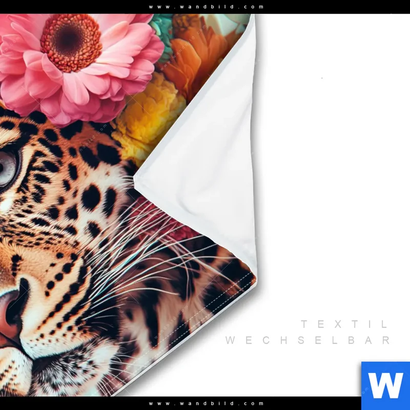 Wechselmotiv | Leopard mit Blütenkranz | Querformat