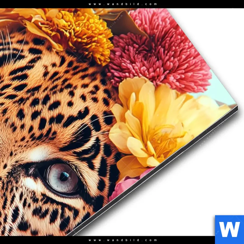 Alu-Dibond Bild | Leopard mit Blütenkranz | Hochformat