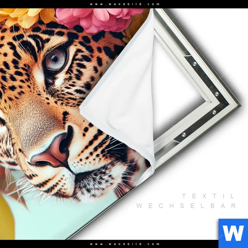 Spannbild | Leopard mit Blütenkranz | Quadrat