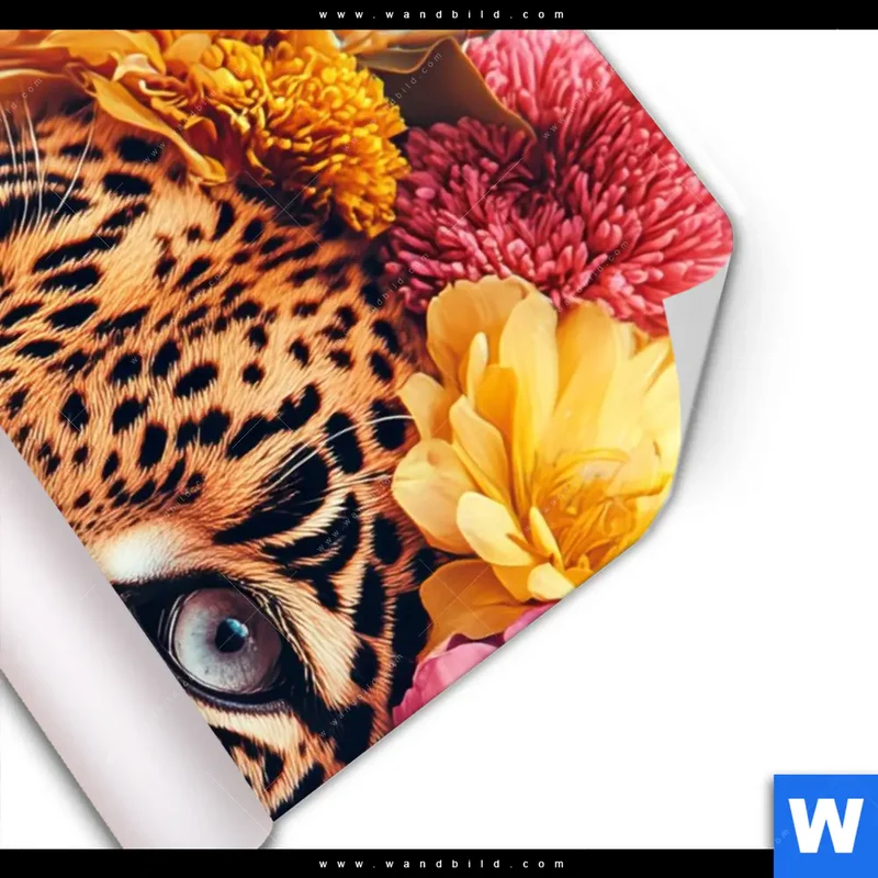 Poster | Leopard mit Blütenkranz | Hochformat