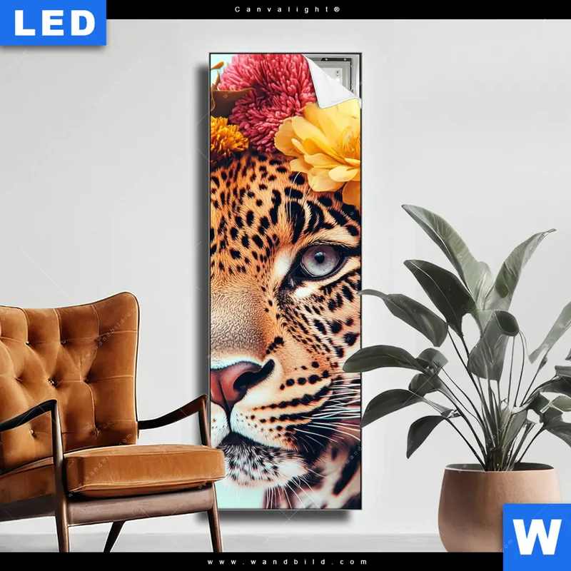 Canvalight® Leuchtbild | Leopard mit Blütenkranz | Schmal