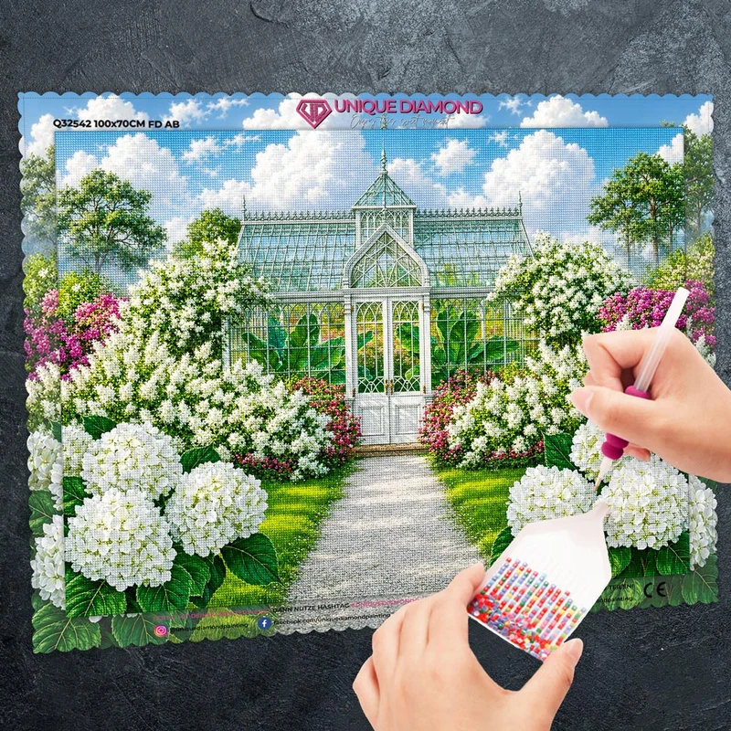 5D Diamond Painting – Blütenzauber im Glaspalast