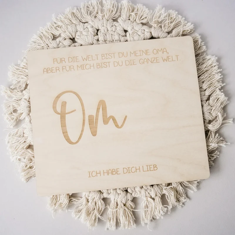 Handabdruck Brettchen Oma – Personalisiertes Holzgeschenk (1 Kind)