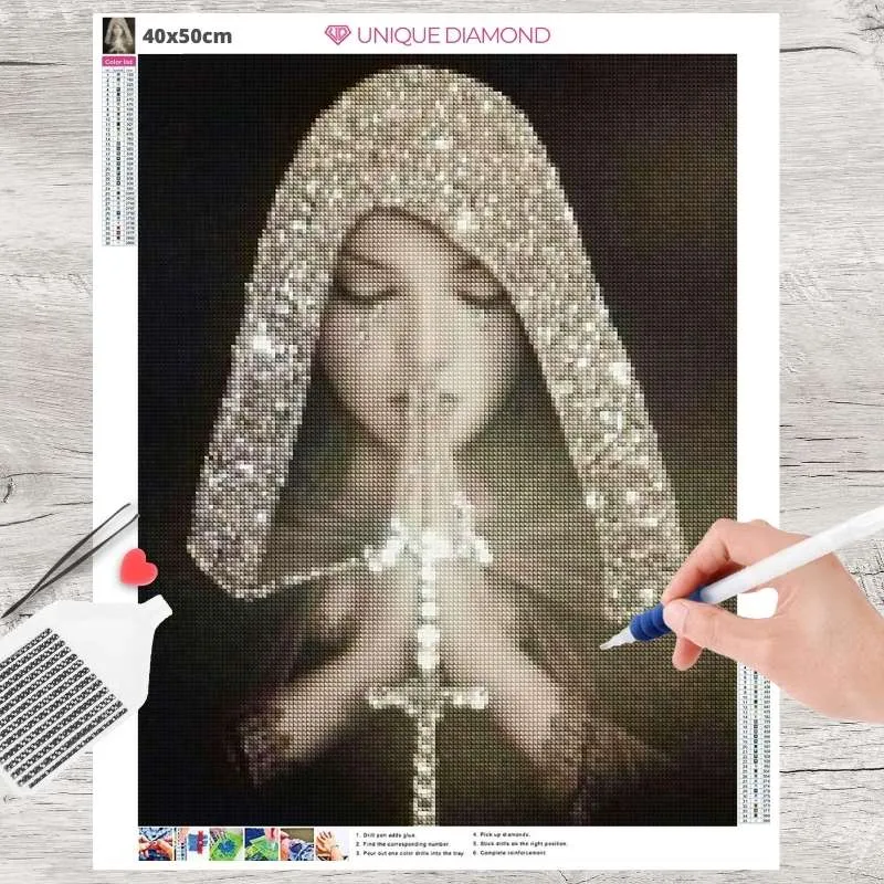 5D Diamond Painting – Betendes Mädchen mit Kreuz