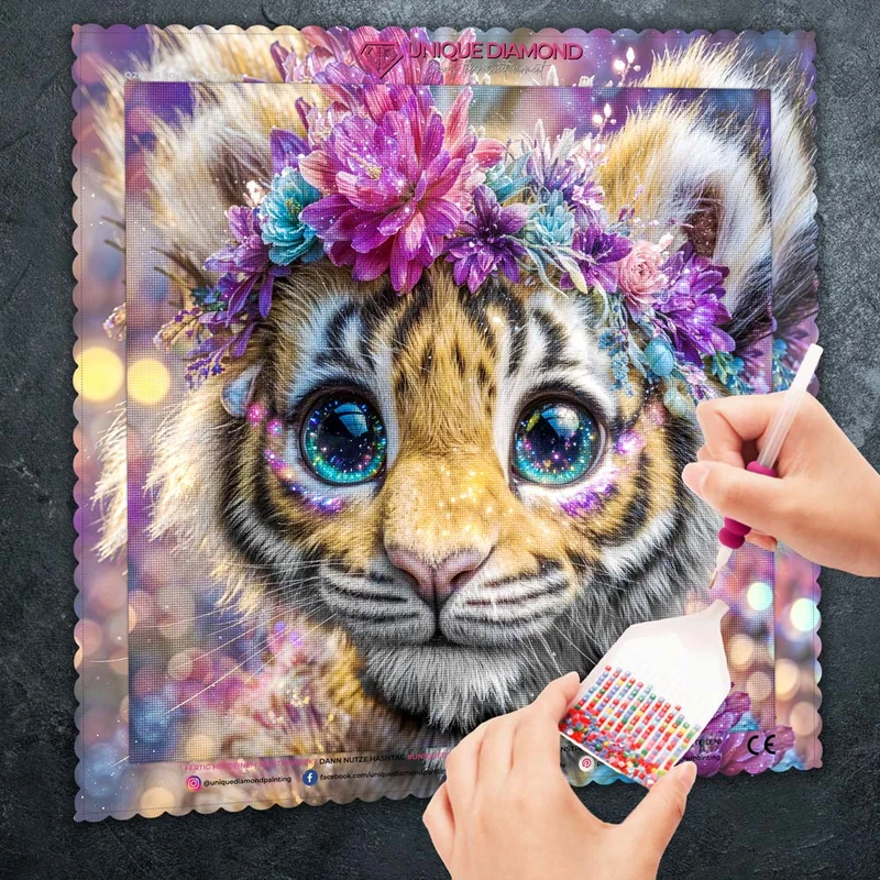 5D Diamond Painting – Mila, das Blumen-Tigerbaby