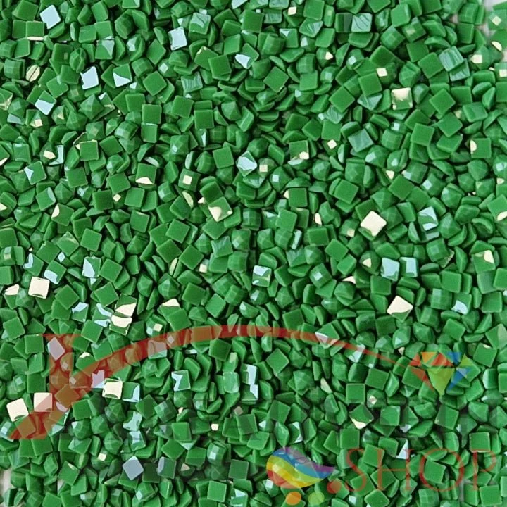 DMC 701 Christmas Green LT - eckige Steine - Diamond Painting