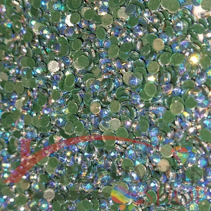 DMC 890 Pistachio Green ULT DK - runde Steine - Aurora Borealis (AB) - Diamond Painting