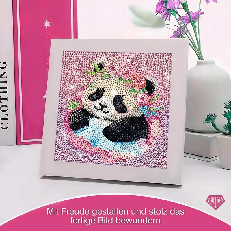 5D Diamond Painting Panda-Prinzessin Miyu mit Strasssteinchen