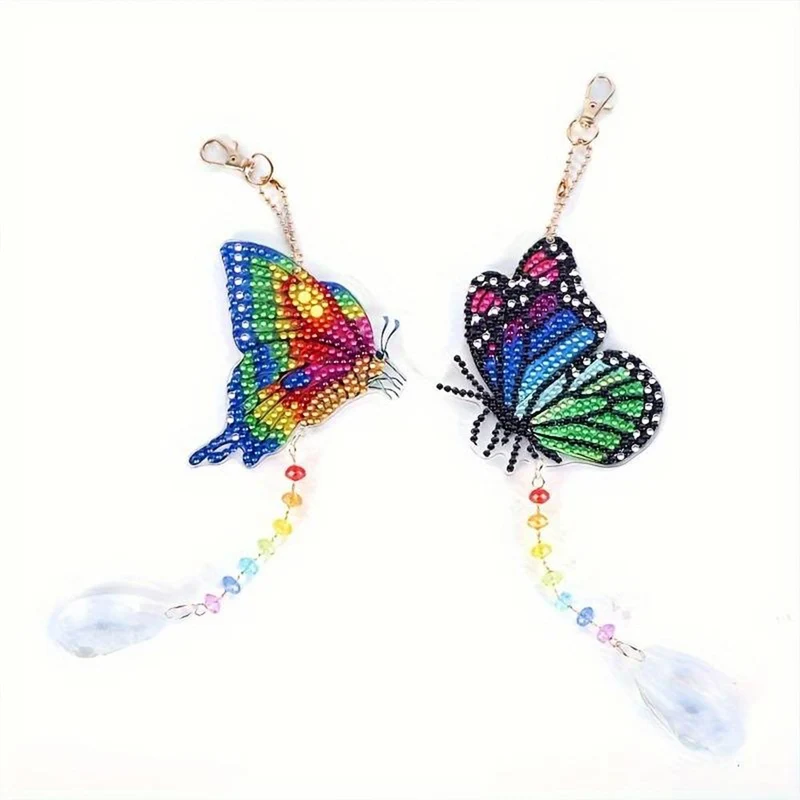 5D Diamond Painting Kristall-Windspiel – Glanzvolle Schmetterlinge im Regenbogen-Look