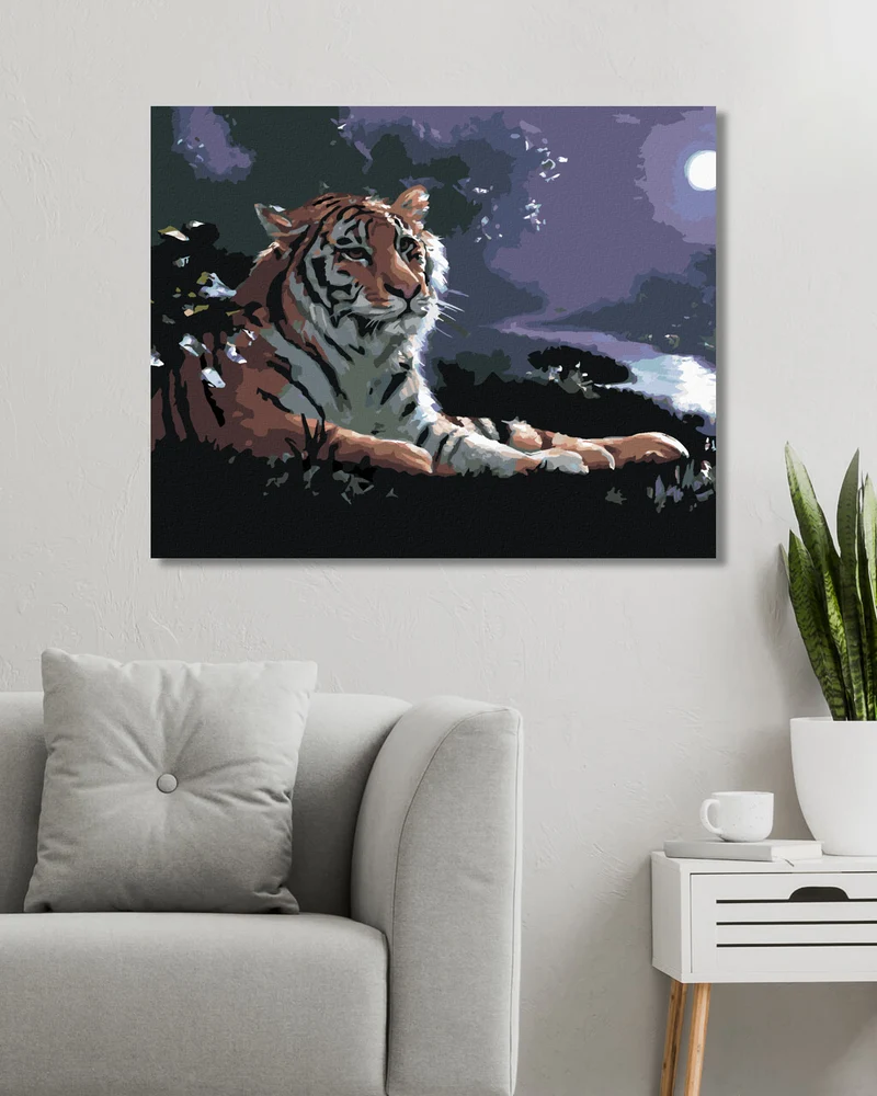 Diamond painting - LIEGENDER TIGER, FLUSS UND VOLLMOND (D. RUSTY RUST)