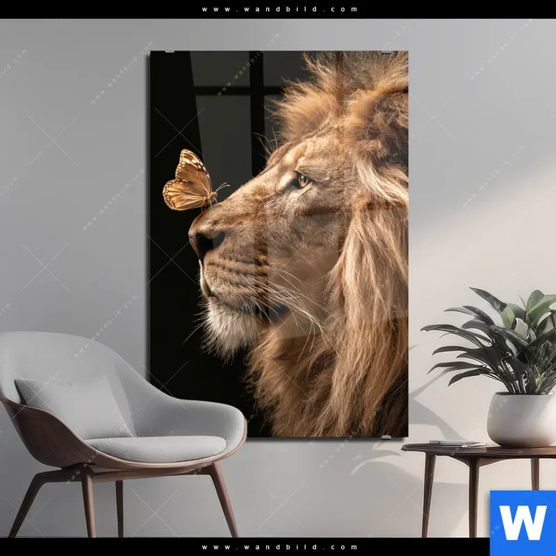 Acrylglasbild | Löwe & Schmetterling | Hochformat