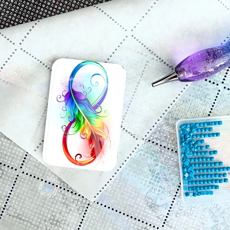 Cover Minder - Infinity Feather