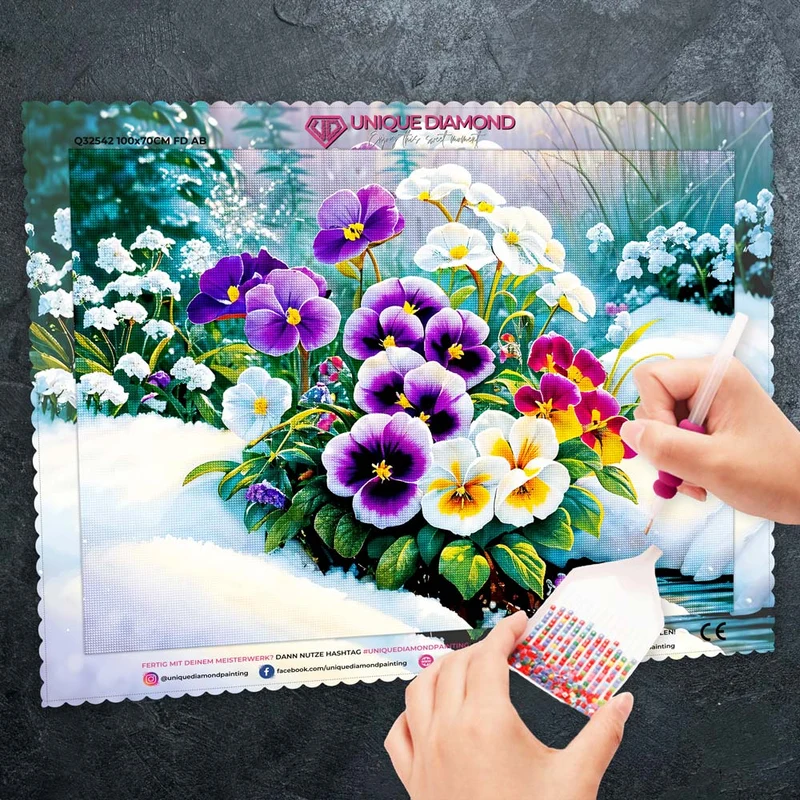 5D Diamond Painting – Stiefmütterchen im Schnee