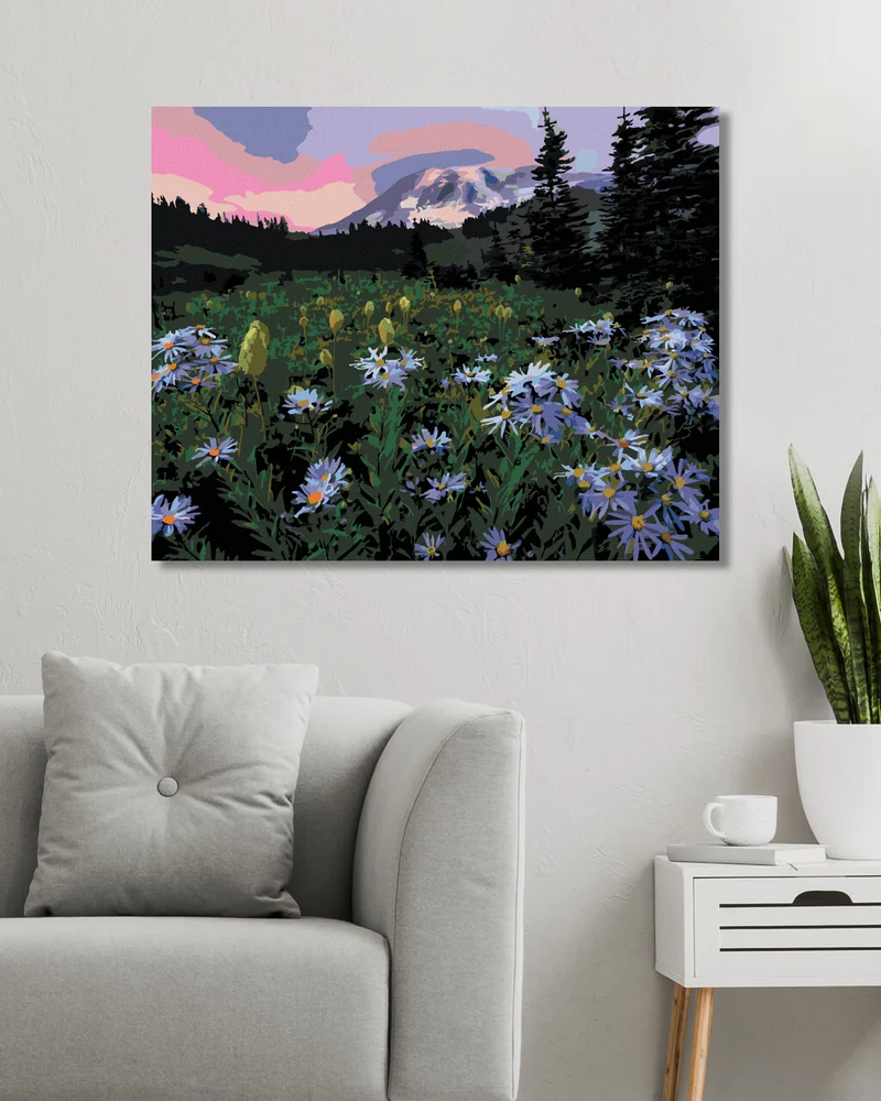 Diamond painting - LILA BLUMEN AM FUSS EINES BERGES (DENNIS FRATES)