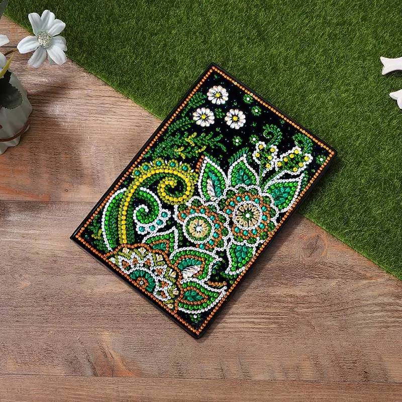5D Diamond Painting Notizbuch – Smaragdblüte mit Goldakzent