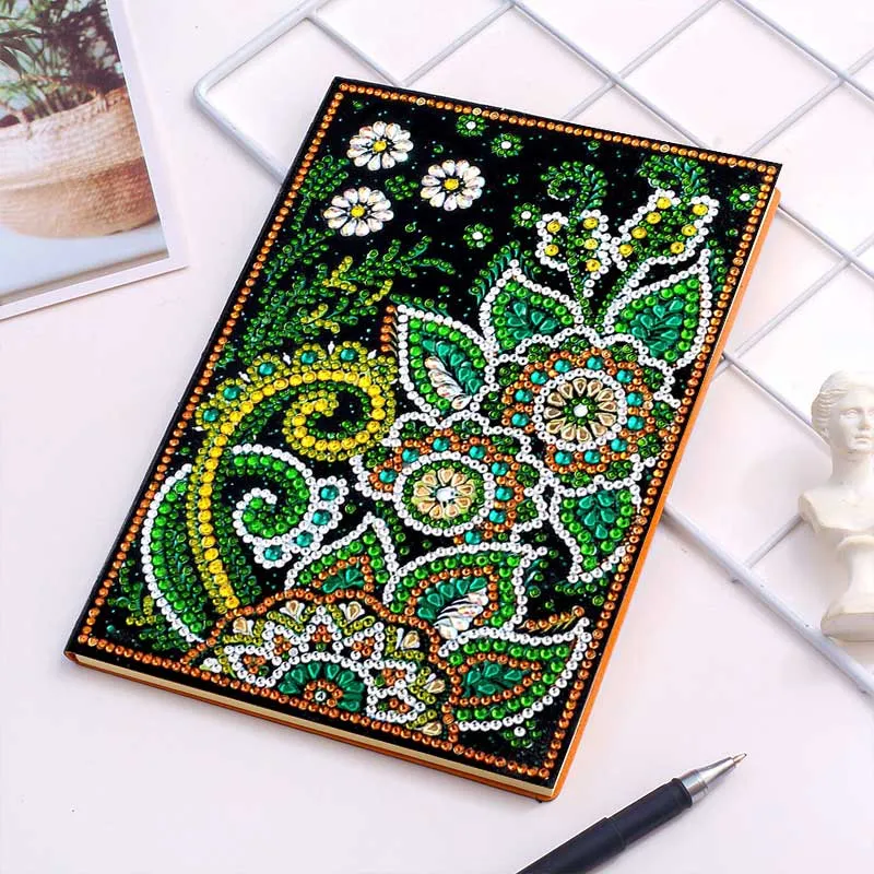 5D Diamond Painting Notizbuch – Smaragdblüte mit Goldakzent