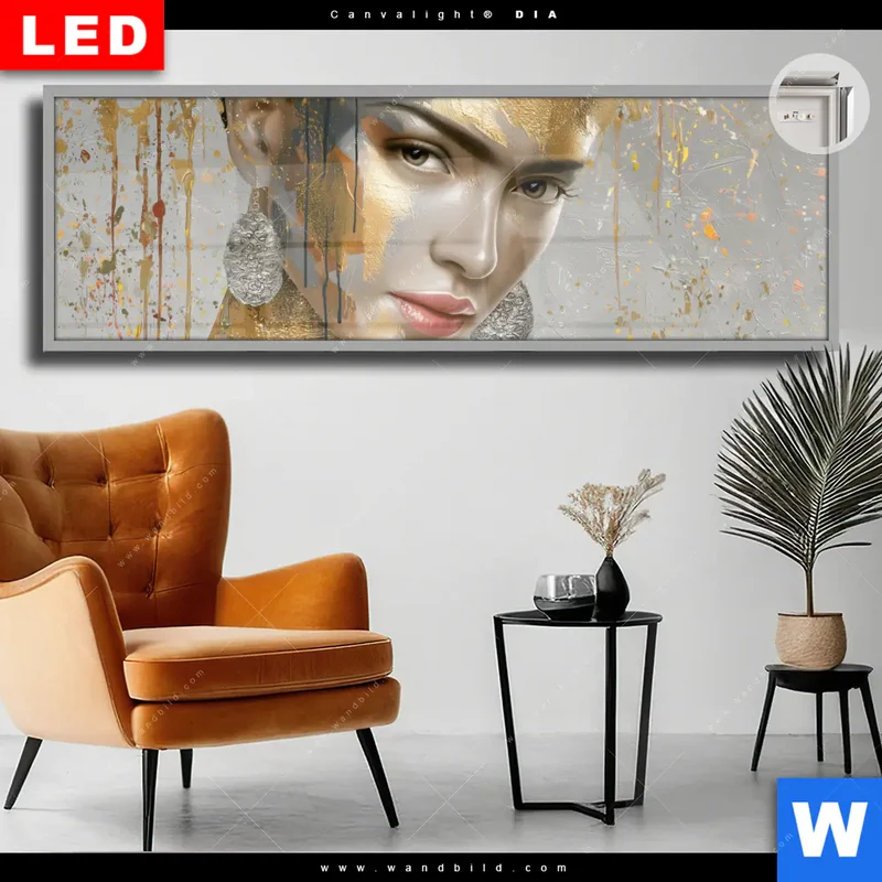 Leuchtbild Acrylglas Canvalight® DIA | Frau mit floraler Krone | Panorama