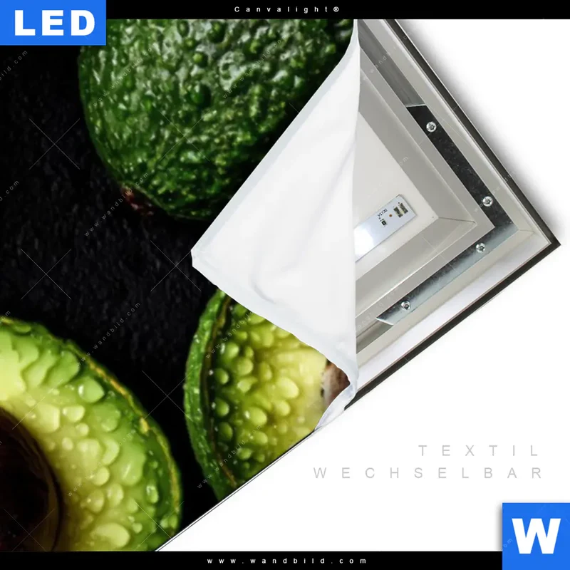 Canvalight® Leuchtbild | Avocados mit Wassertropfen | Panorama