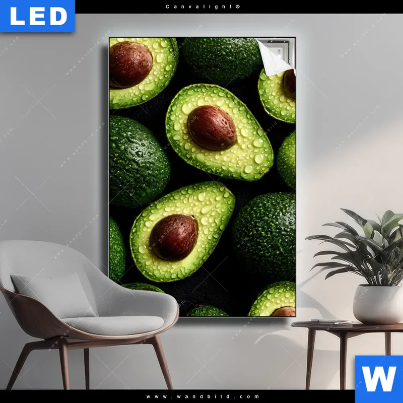 Canvalight® Leuchtbild | Avocados mit Wassertropfen | Hochformat