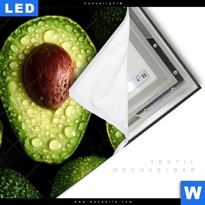Canvalight® Leuchtbild | Avocados mit Wassertropfen | Hochformat