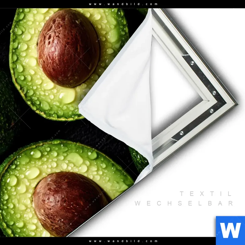 Spannbild | Avocados mit Wassertropfen | Quadrat