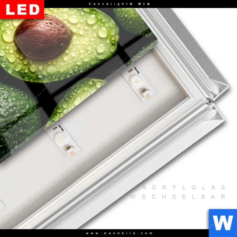 Leuchtbild Acrylglas Canvalight® DIA | Avocados mit Wassertropfen | Quadrat