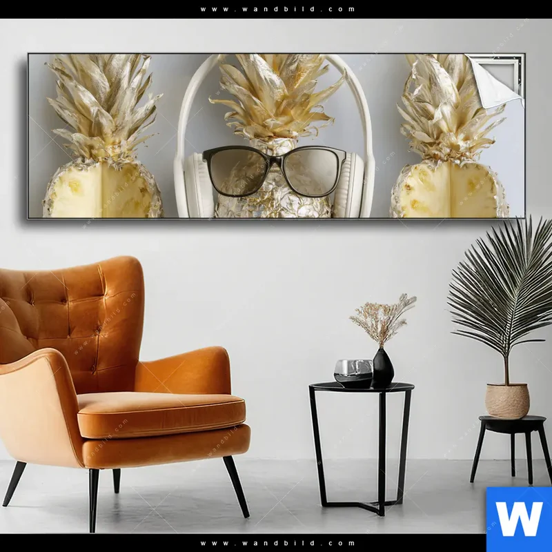 Spannbild | Goldene Ananas mit Kopfhörern | Panorama
