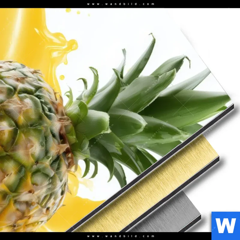 Aluminiumbild gebürstet | Tropische Frische - Ananas-Explosion | Hochformat