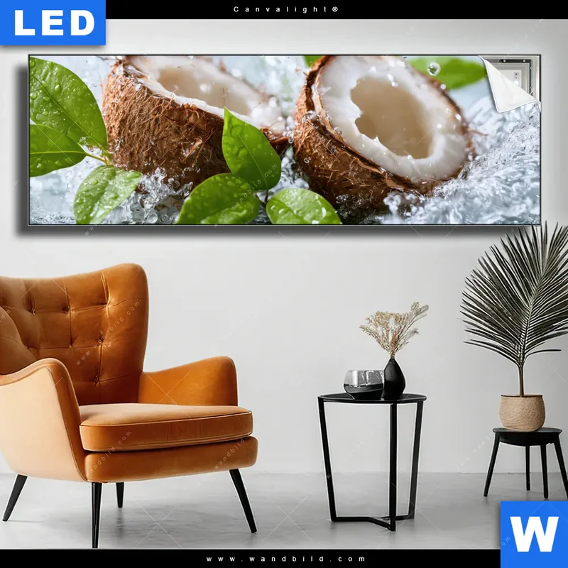 Canvalight® Leuchtbild | Frische Kokosnuss im Wassersplash | Panorama