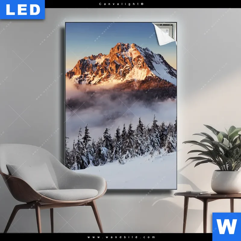 Canvalight® Leuchtbild | Gipfel über den Wolken | Hochformat