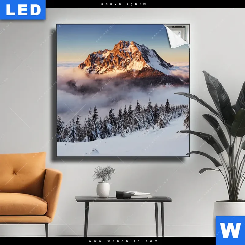 Canvalight® Leuchtbild | Gipfel über den Wolken | Quadrat