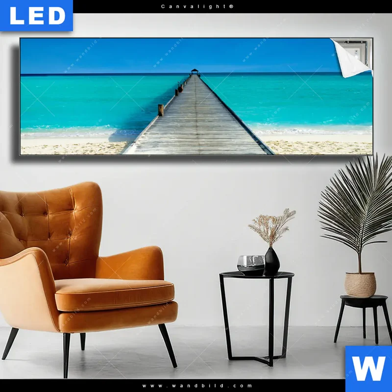 Canvalight® Leuchtbild | Steg ins endlose Blau | Panorama