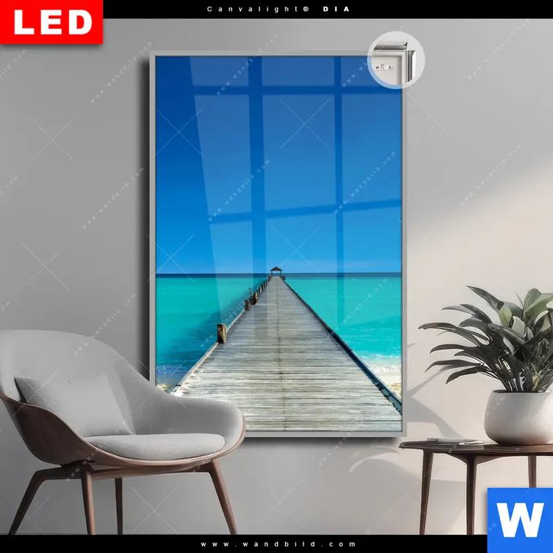 Leuchtbild Acrylglas Canvalight® DIA | Steg ins endlose Blau | Hochformat