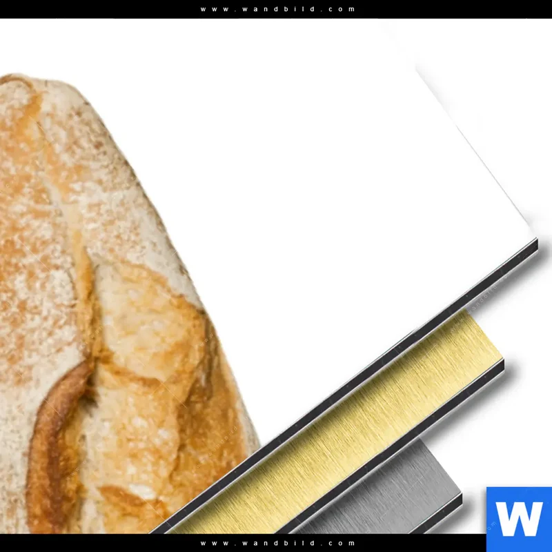 Aluminiumbild gebürstet | Französischer Bulldoggen-Charme mit Baguette & Wein | Panorama