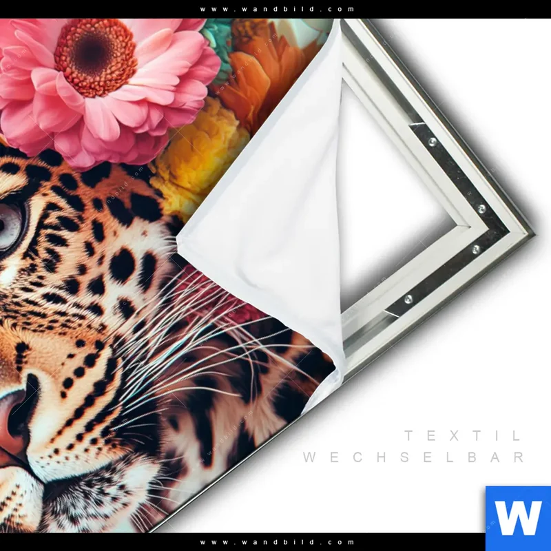 Spannbild | Leopard mit Blütenkranz | Querformat