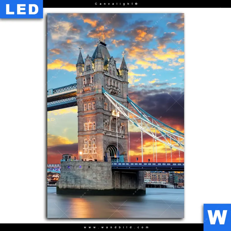 Canvalight® Leuchtbild | Tower Bridge im Abendglanz | Hochformat