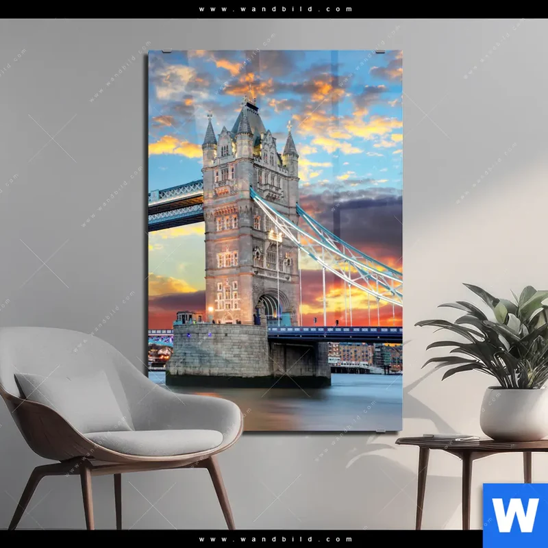 Acrylglasbild | Tower Bridge im Abendglanz | Hochformat