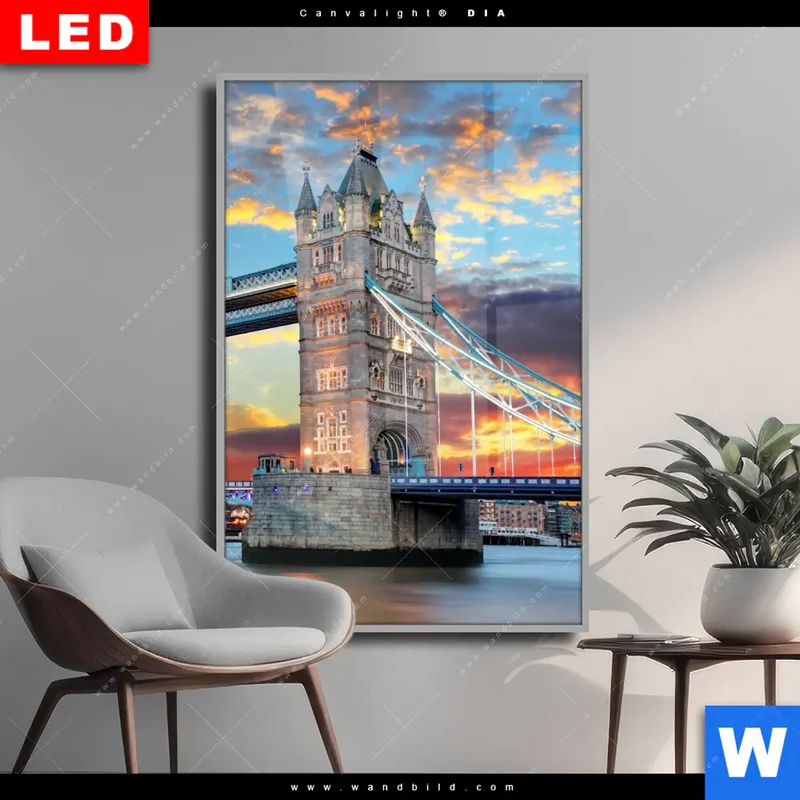 Wechselmotiv Acrylglas Canvalight® DIA | Tower Bridge im Abendglanz | Hochformat