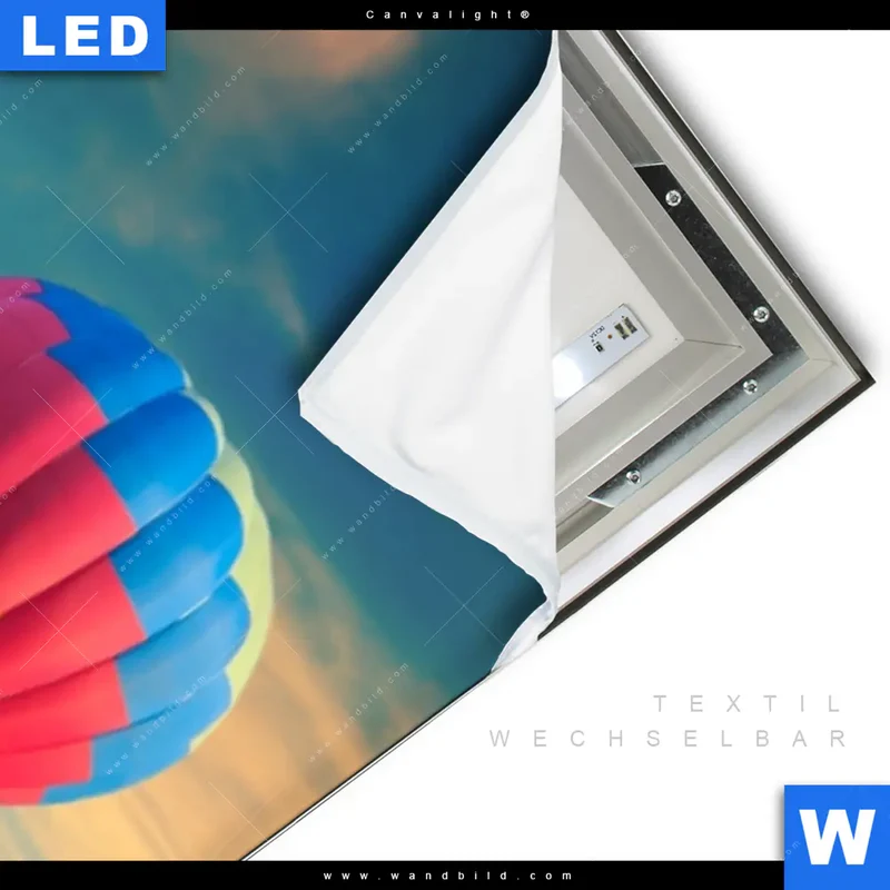 Canvalight® Leuchtbild | Heißluftballons über violetten Feldern | Schmal