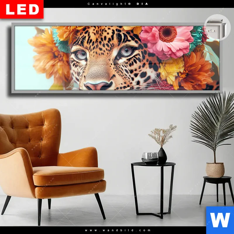 Leuchtbild Acrylglas Canvalight® DIA | Leopard mit Blütenkranz | Panorama