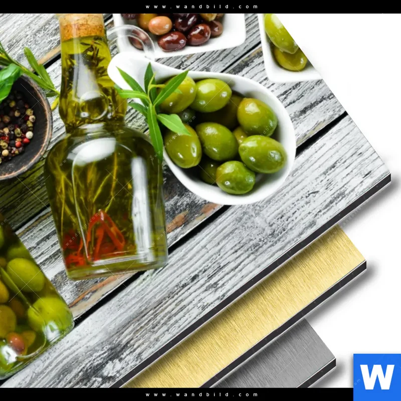 Aluminiumbild gebürstet | Mediterrane Olivenvielfalt | Hochformat
