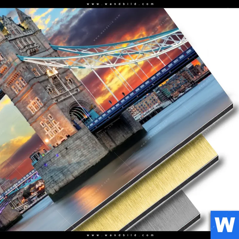 Aluminiumbild gebürstet | Tower Bridge im Abendglanz | Querformat