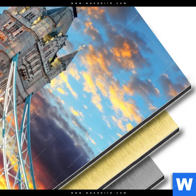 Aluminiumbild gebürstet | Tower Bridge im Abendglanz | Hochformat