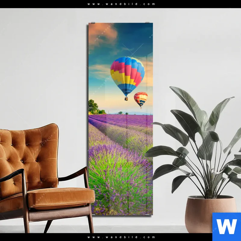 Acrylglasbild | Heißluftballons über violetten Feldern | Schmal