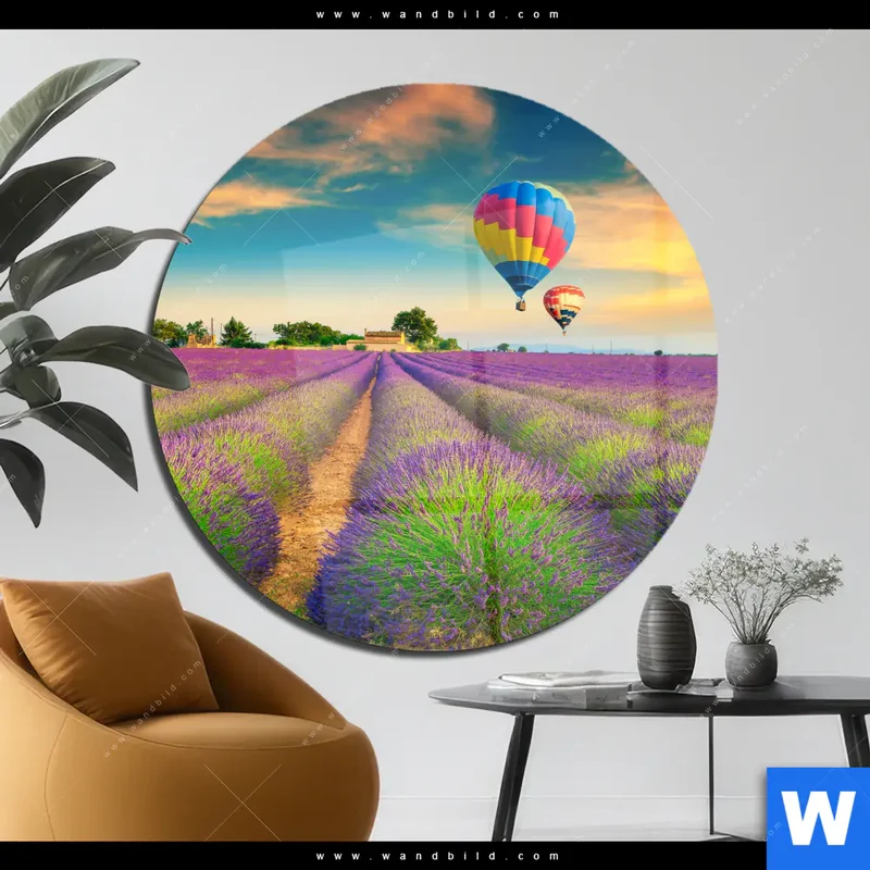 Acrylglasbild | Heißluftballons über violetten Feldern | Rund